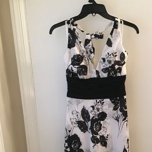 White house black market dress - black and white
